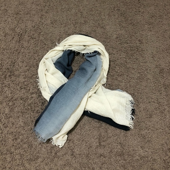 Scarf - Picture 1 of 3